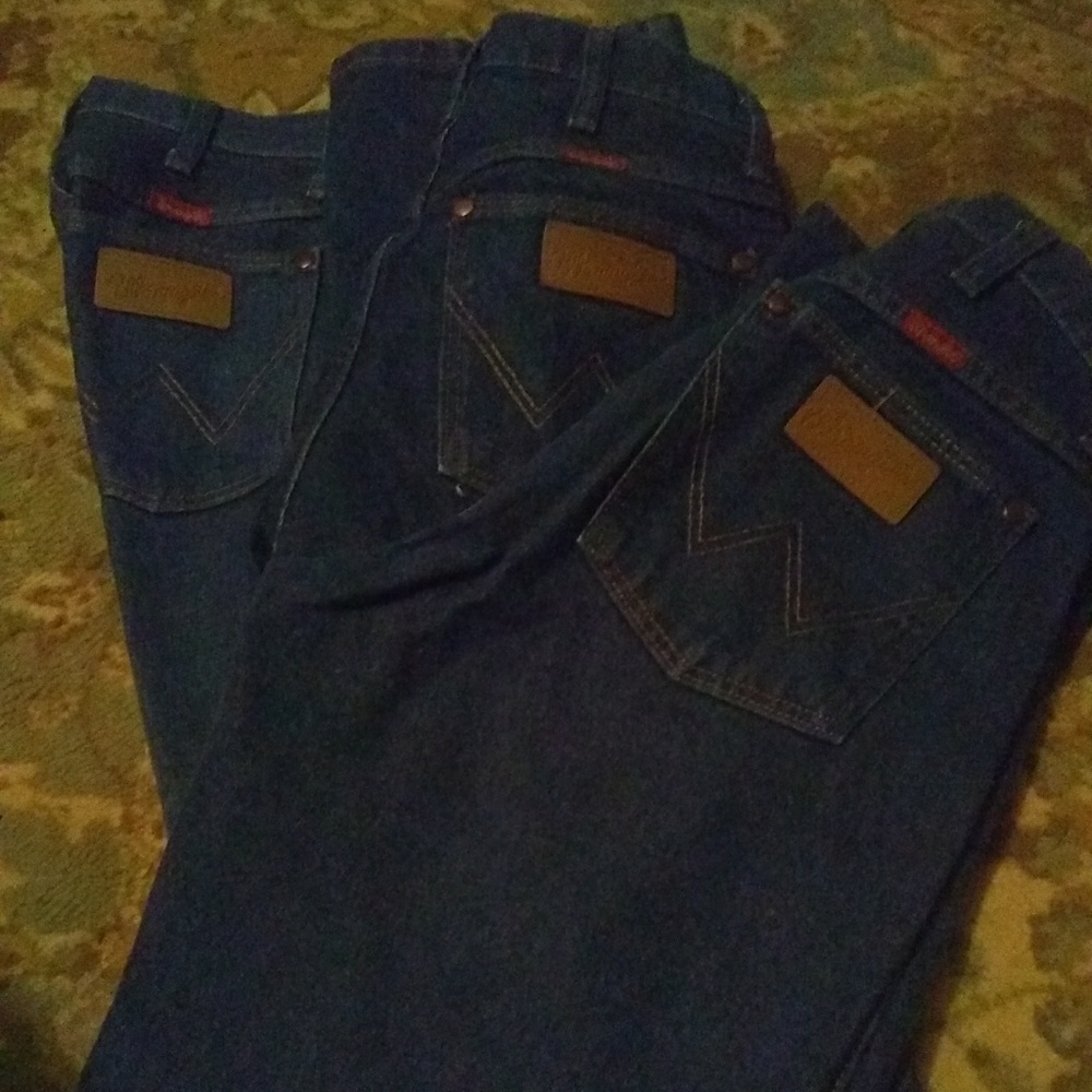 3 pair of wrangler jeans